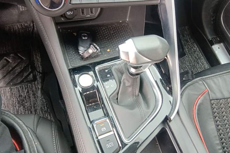 Used Dongfeng Aeolus AX7 2019 1.6T Automatic AI Navigation Model China V Standard Gear Lever