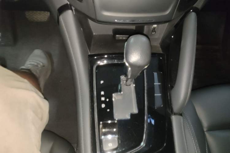 Used Dongfeng Aeolus AX7 2019 Classic 230T Automatic Luxury Top-Selling Model China V Standard Gear Lever