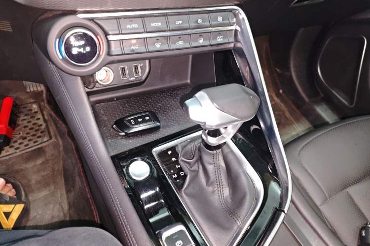 Used Dongfeng Aeolus AX7 2019 1.6T Automatic AI Navigation Model China V Standard Gear Lever