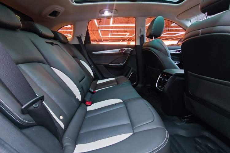 Used Dongfeng Aeolus AX7 2019 1.6T Automatic AI Navigation Model Enjoyment Version China VI Standard Interior 2