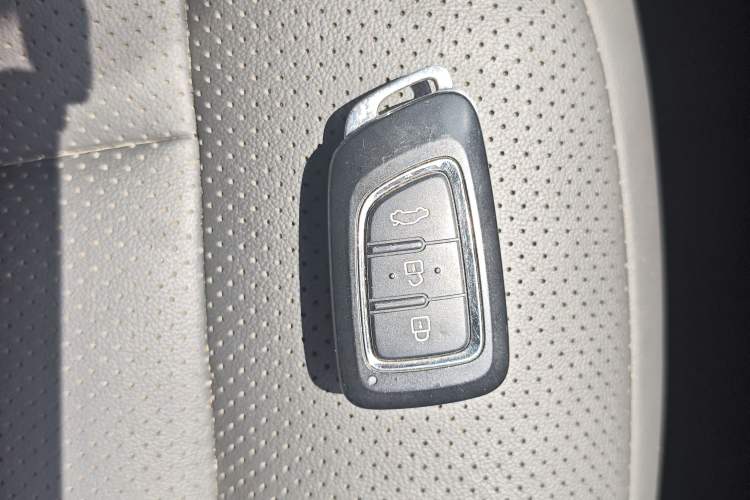 Used Dongfeng Aeolus AX7 2019 1.6T Automatic AI Navigation Model China V Standard Interior 4