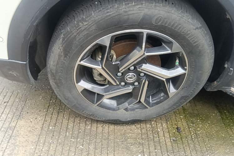 Used Dongfeng Aeolus AX7 2019 1.6T Automatic AI Navigation Model China V Standard Left Front Wheel Hub