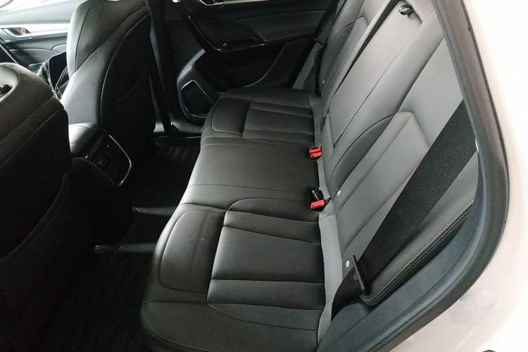 Used Dongfeng Aeolus AX7 2019 1.6T Automatic AI Navigation Model China V Standard Left Rear Seat