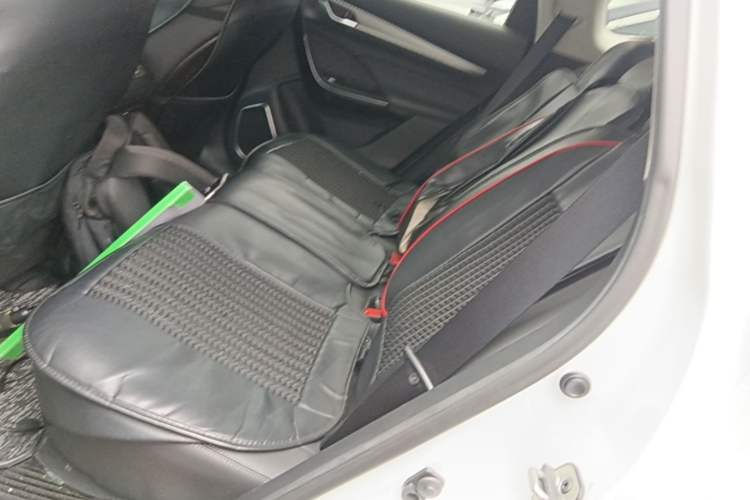 Used Dongfeng Aeolus AX7 2019 1.6T Automatic AI Navigation Model China V Standard Left Rear Seat