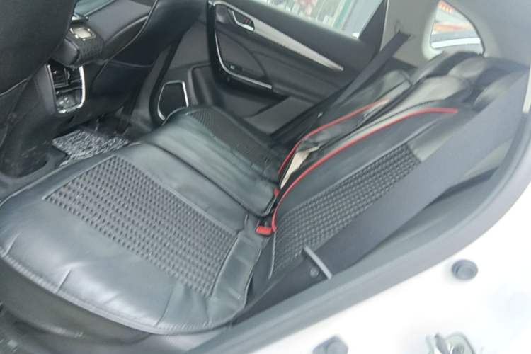 Used Dongfeng Aeolus AX7 2019 1.6T Automatic AI Navigation Model China V Standard Left Rear Seat