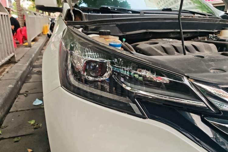 Used Dongfeng Aeolus AX7 2019 Classic 230T Manual Elite Model China V Standard Right Front Headlight