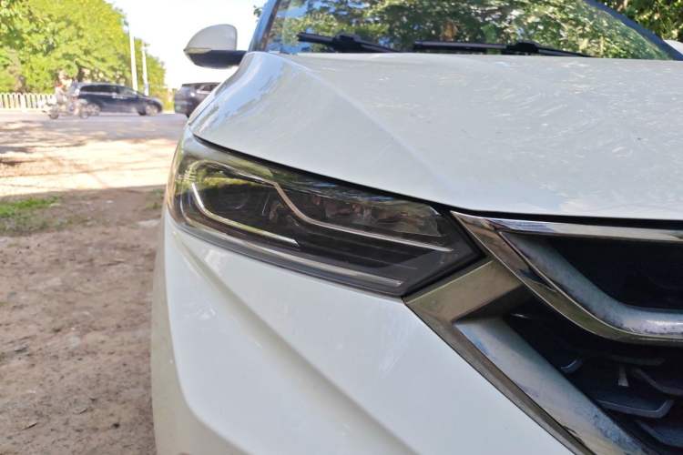 Used Dongfeng Aeolus AX7 2019 1.6T Automatic AI Navigation Model China V Standard Right Front Headlight