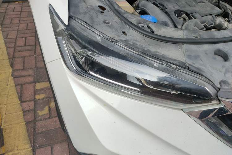 Used Dongfeng Aeolus AX7 2019 1.6T Automatic AI Navigation Model Tax-Reduced Enjoyment Version China V Standard Right Front Headlight