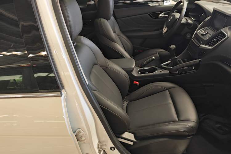 Used Dongfeng Aeolus AX7 2019 Classic 230T Manual Elite Model China VI Standard Right Front Seat