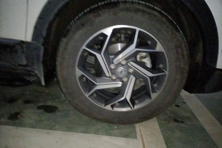 Used Dongfeng Aeolus AX7 2019 1.6T Automatic AI Navigation Model China V Standard Right Front Wheel Hub