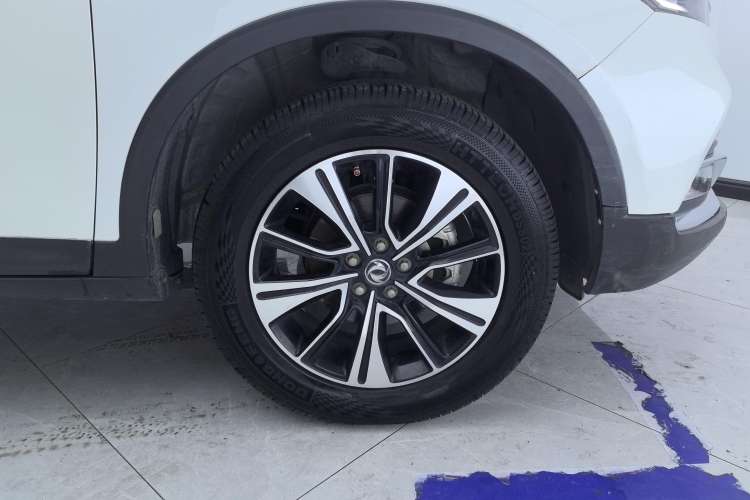Used Dongfeng Aeolus AX7 2019 Classic 230T Automatic Luxury Top-Selling Model China V Standard Right Front Wheel Hub