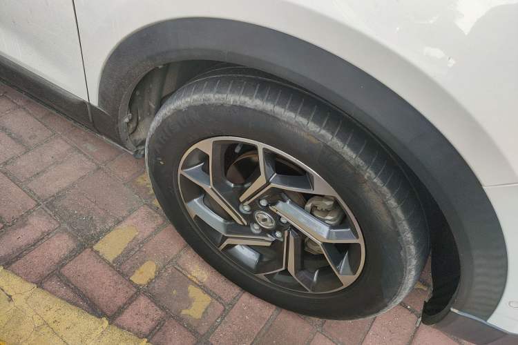 Used Dongfeng Aeolus AX7 2019 1.6T Automatic AI Navigation Model Tax-Reduced Enjoyment Version China V Standard Right Front Wheel Hub