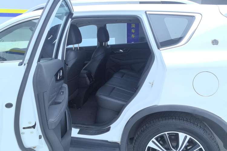 Used Dongfeng Aeolus AX7 2019 Classic 230T Automatic Luxury Top-Selling Model China V Standard Right Rear Seat