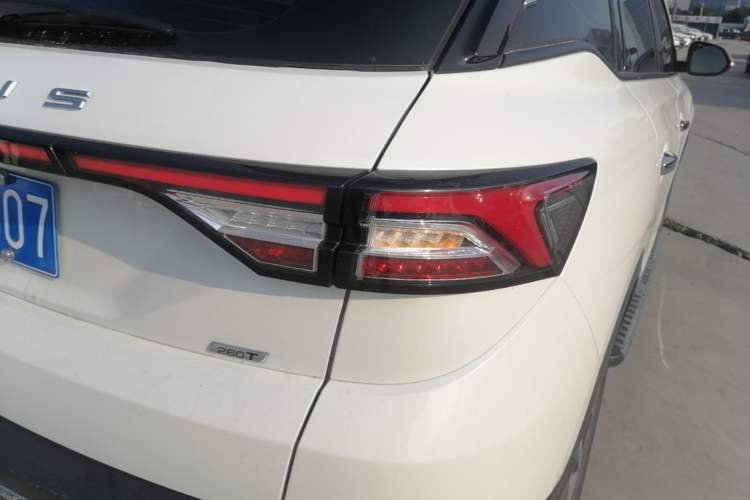 Used Dongfeng Aeolus AX7 2019 1.6T Automatic AI Pioneer Model China V Standard Right Rear Taillight