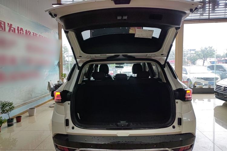 Used Dongfeng Aeolus AX7 2019 1.6T Automatic AI Pioneer Model China V Standard Trunk