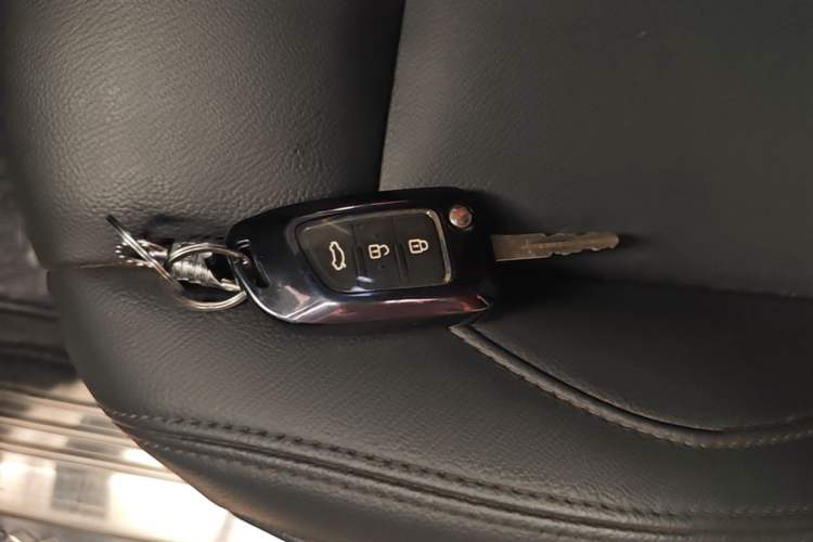 Used Dongfeng Aeolus AX7 2019 Classic 230T Manual Elite Model China VI Standard Vehicle Key