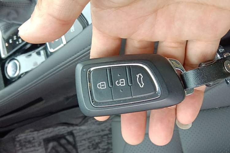 Used Dongfeng Aeolus AX7 2019 1.6T Automatic AI Navigation Model China V Standard Vehicle Key