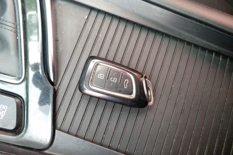 Used Dongfeng Aeolus AX7 2019 1.6T Automatic AI Navigation Model China V Standard Vehicle Key