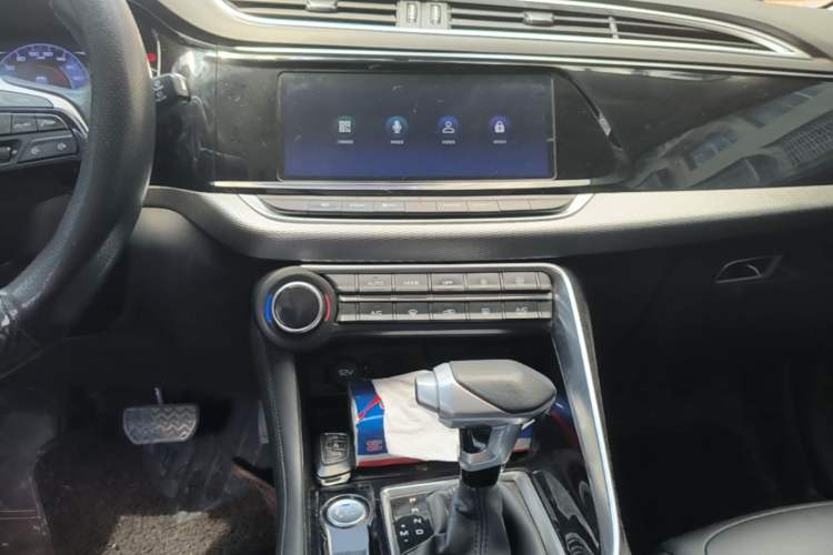 Used Dongfeng Aeolus AX7 2020 1.6T Automatic AI Pioneer Model China V Standard Audio And AC Panel