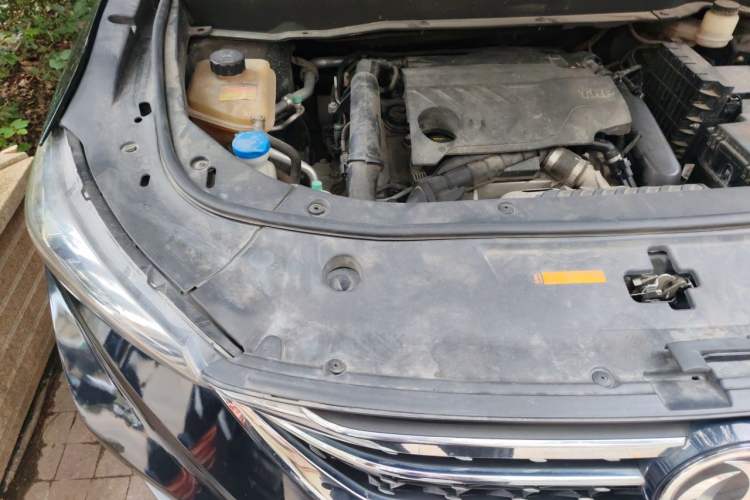 Used Dongfeng Aeolus AX7 2020 1.6T Automatic AI Pioneer Model China VI Standard Engine Bay Right