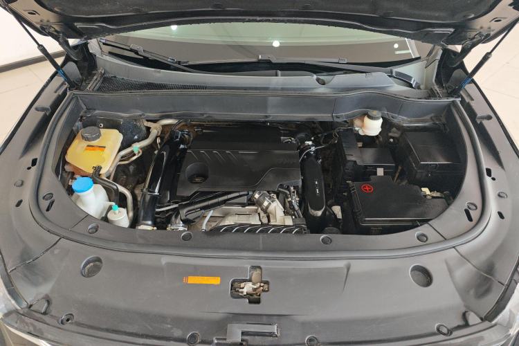 Used Dongfeng Aeolus AX7 2020 1.6T Automatic AI Navigation Model China VI Standard Engine Bay