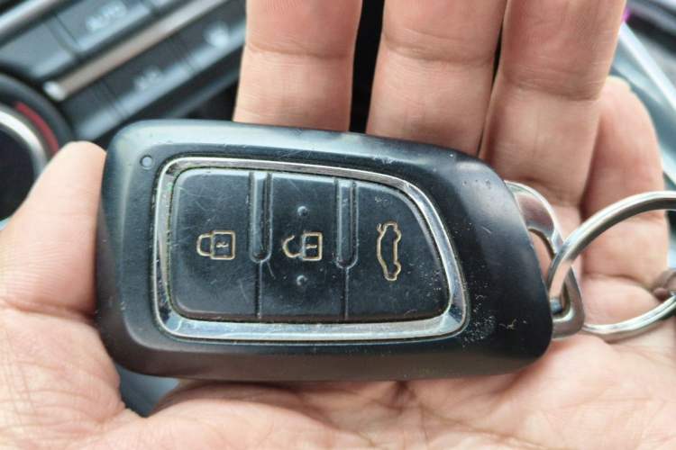 Used Dongfeng Aeolus AX7 2020 1.6T Automatic AI Navigation Model China VI Standard Interior 1