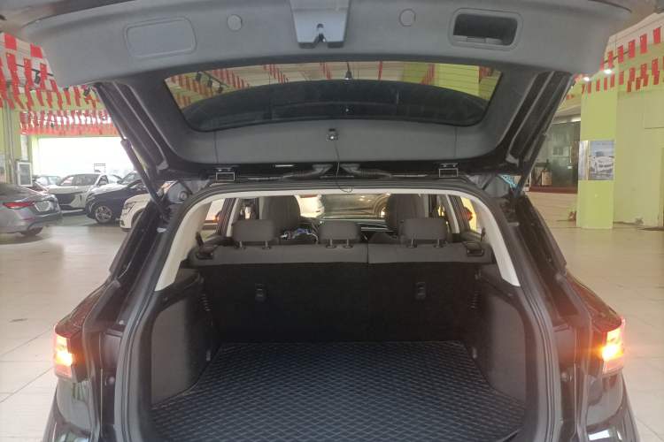 Used Dongfeng Aeolus AX7 2020 1.6T Automatic AI Pioneer Model China VI Standard Trunk