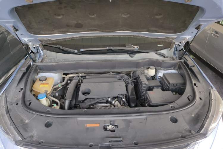 Used Dongfeng Aeolus AX7 2020 1.6T Automatic AI Navigation Model China VI Standard Engine Bay