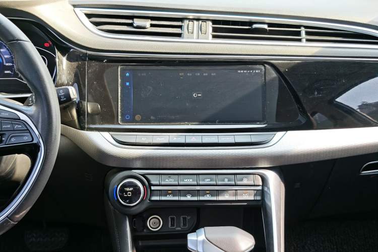 Used Dongfeng Aeolus AX7 2020 1.6T Automatic AI Pioneer Model China VI Standard Audio And AC Panel