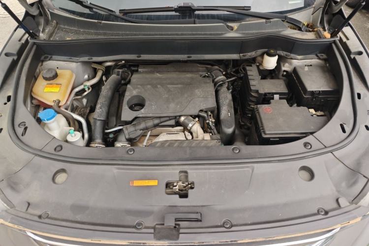 Used Dongfeng Aeolus AX7 2020 1.6T Automatic AI Navigation Model China VI Standard Engine Bay