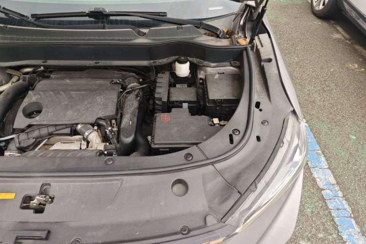 Used Dongfeng Aeolus AX7 2020 1.6T Automatic AI Navigation Model China VI Standard Engine Bay Left