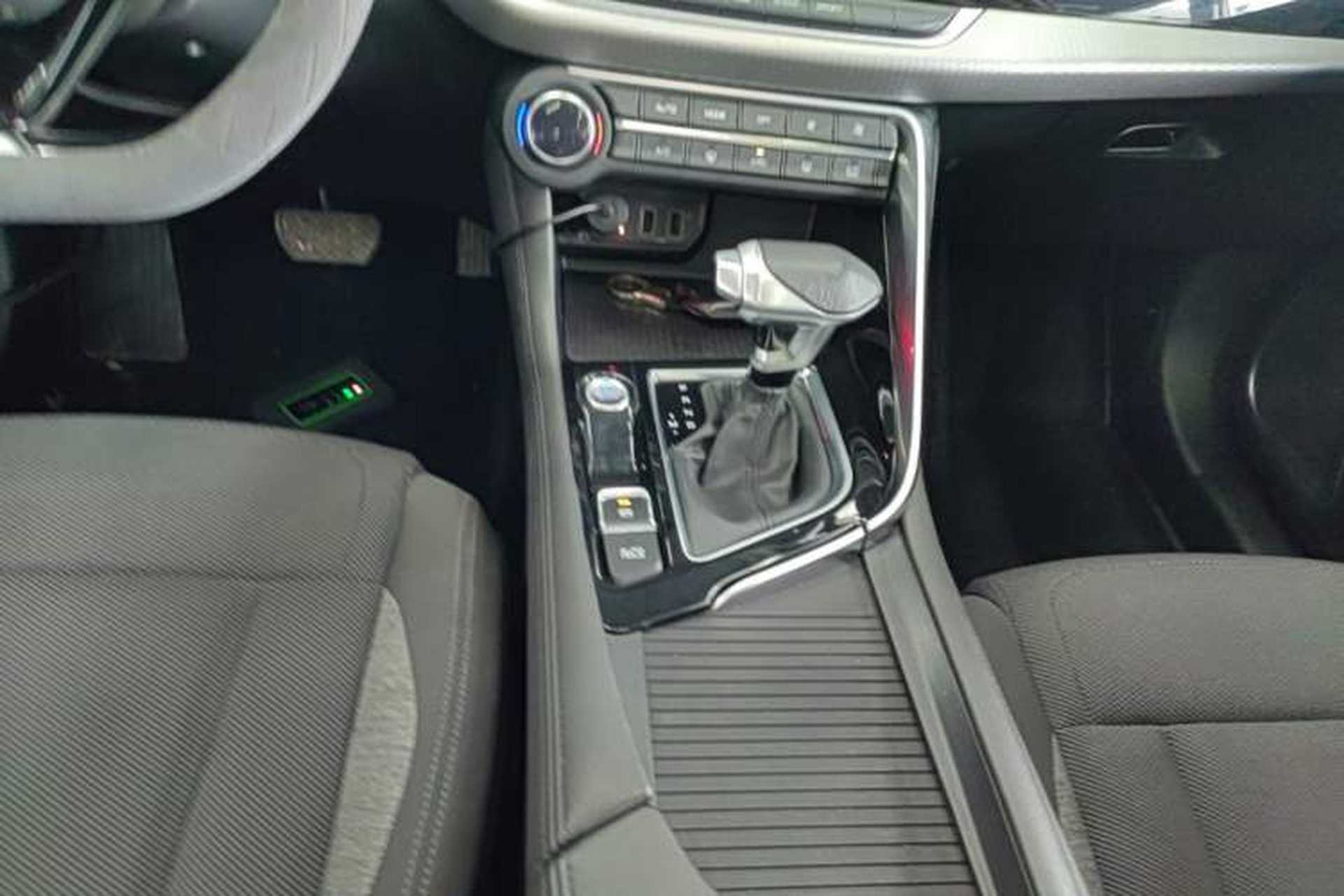 Used Dongfeng Aeolus AX7 2020 1.6T Automatic AI Pioneer Model China VI Standard Gear Lever