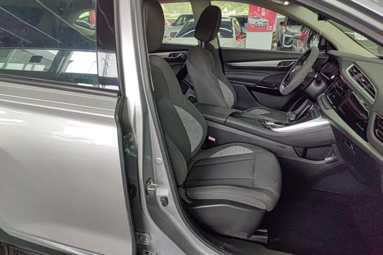 Used Dongfeng Aeolus AX7 2020 1.6T Automatic AI Pioneer Model China VI Standard Right Front Seat