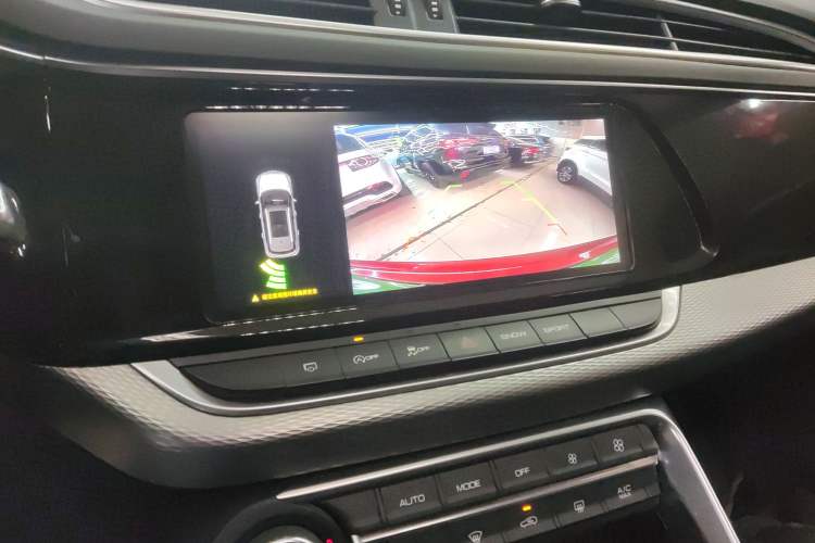 Used Dongfeng Aeolus AX7 2020 1.6T Automatic AI Navigation Model China VI Standard Audio And AC Panel