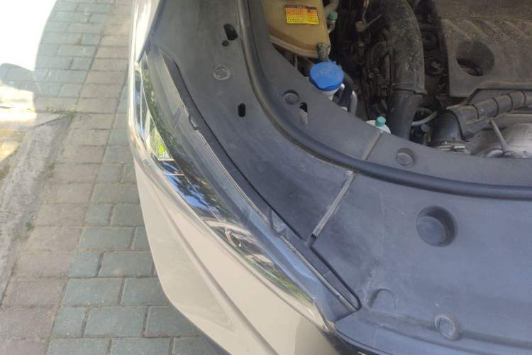 Used Dongfeng Aeolus AX7 2020 1.6T Automatic AI Navigation Model China VI Standard Engine Bay Right