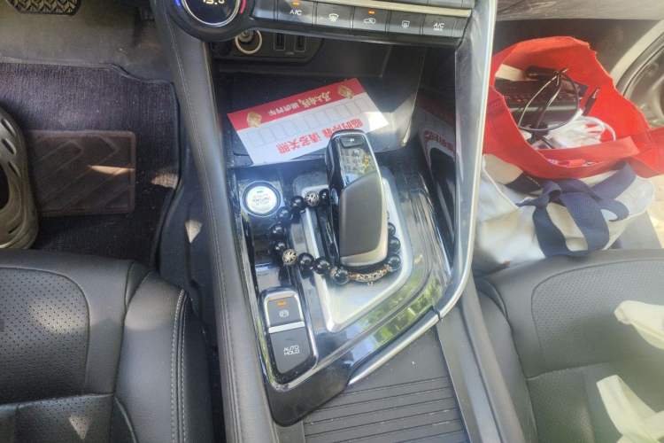 Used Dongfeng Aeolus AX7 2020 1.6T Automatic AI Navigation Model China VI Standard Gear Lever