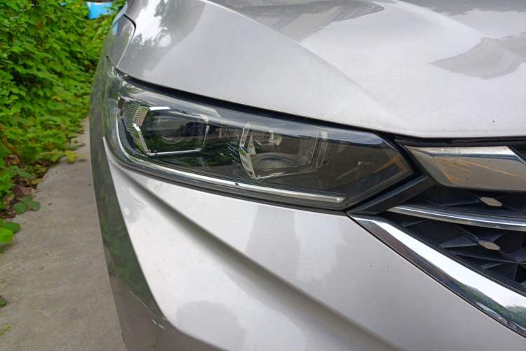 Used Dongfeng Aeolus AX7 2020 1.6T Automatic AI Pioneer Model China VI Standard Right Front Headlight