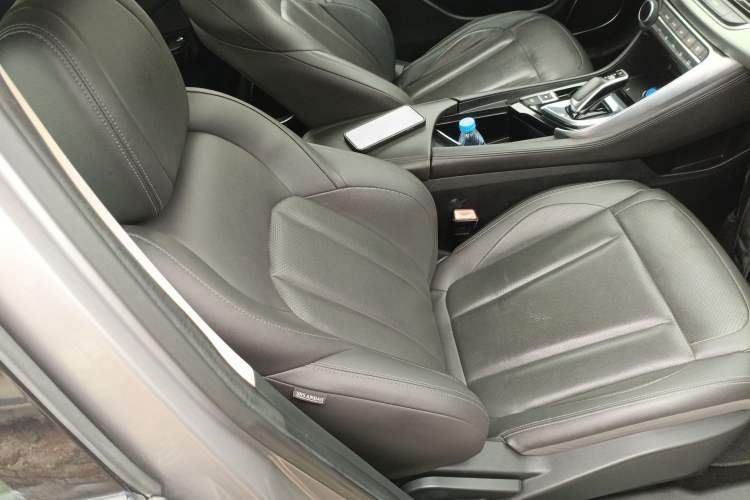 Used Dongfeng Aeolus AX7 2020 1.6T Automatic AI Navigation Model China VI Standard Right Front Seat