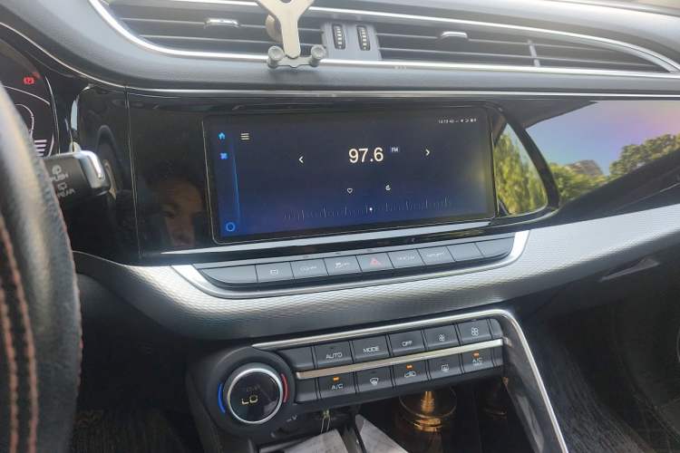 Used Dongfeng Aeolus AX7 2020 1.6T Automatic AI Navigation Model China VI Standard Audio And AC Panel