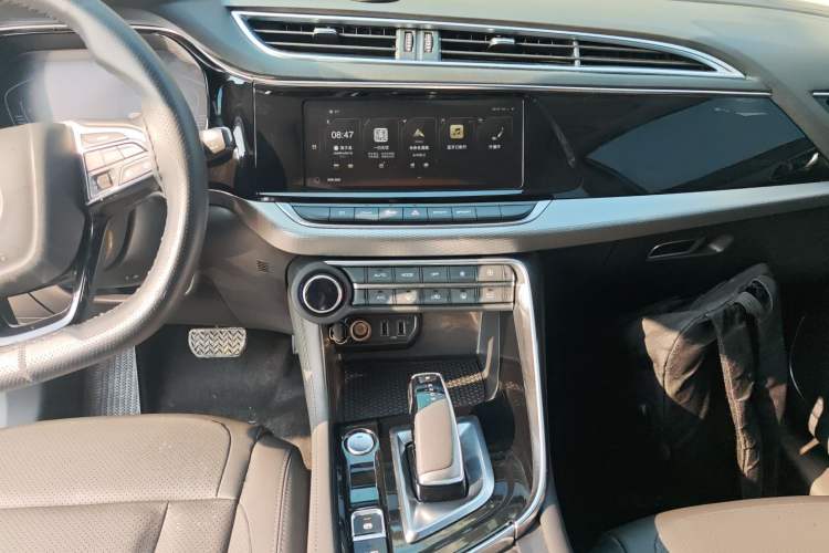 Used Dongfeng Aeolus AX7 2020 1.6T Automatic AI Navigation Model China VI Standard Audio And AC Panel