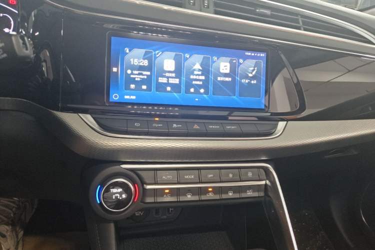 Used Dongfeng Aeolus AX7 2020 1.6T Automatic AI Pioneer Model China VI Standard Audio And AC Panel