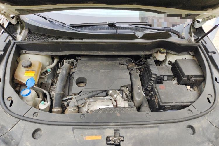 Used Dongfeng Aeolus AX7 2020 1.6T Automatic AI Navigation Model China VI Standard Engine Bay