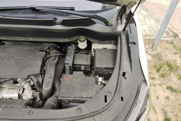 Used Dongfeng Aeolus AX7 2020 1.6T Automatic AI Navigation Model China VI Standard Engine Bay Left