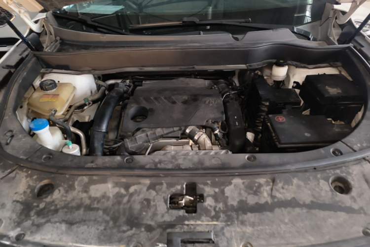 Used Dongfeng Aeolus AX7 2020 1.6T Automatic AI Navigation Model China VI Standard Engine Bay