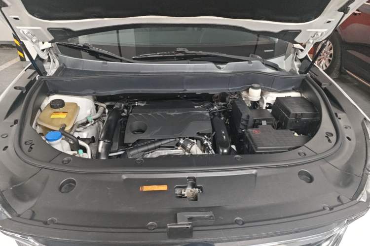 Used Dongfeng Aeolus AX7 2020 1.6T Automatic AI Pioneer Model China VI Standard Engine Bay