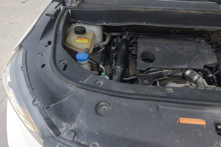 Used Dongfeng Aeolus AX7 2020 1.6T Automatic AI Navigation Model China VI Standard Engine Bay Right