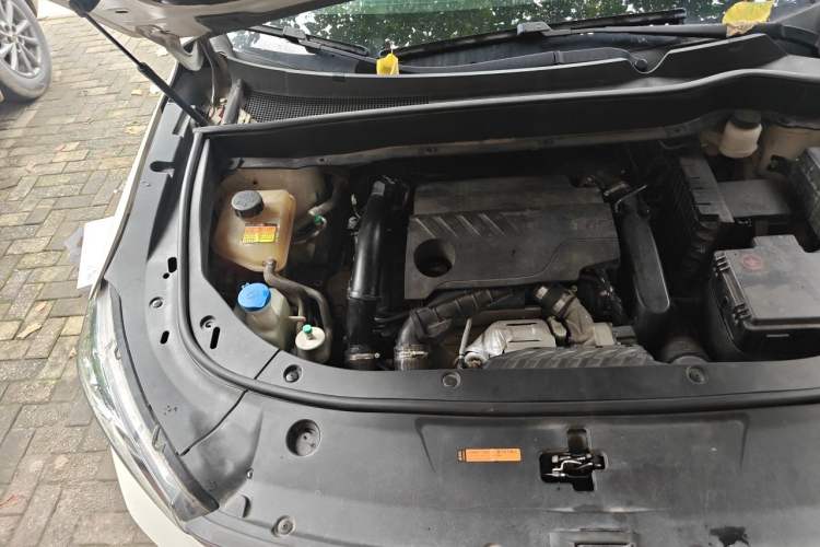 Used Dongfeng Aeolus AX7 2020 1.6T Automatic AI Navigation Model China VI Standard Engine Bay Right