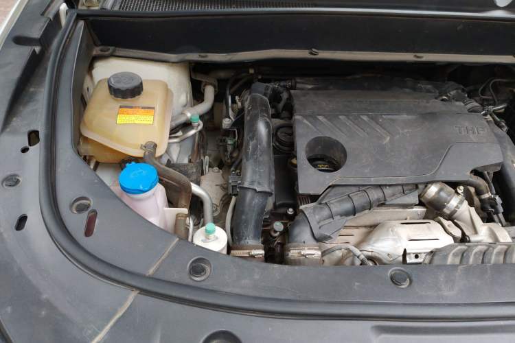 Used Dongfeng Aeolus AX7 2020 1.6T Automatic AI Navigation Model China VI Standard Engine Bay Right