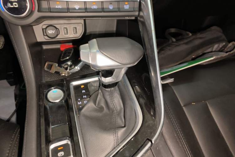 Used Dongfeng Aeolus AX7 2020 1.6T Automatic AI Pioneer Model China V Standard Gear Lever