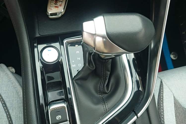 Used Dongfeng Aeolus AX7 2020 1.6T Automatic AI Pioneer Model China V Standard Gear Lever